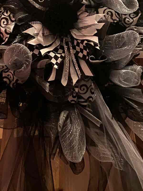 Bespoke Roses Meets Feathers Celebration Decorative Wreath - Image 9