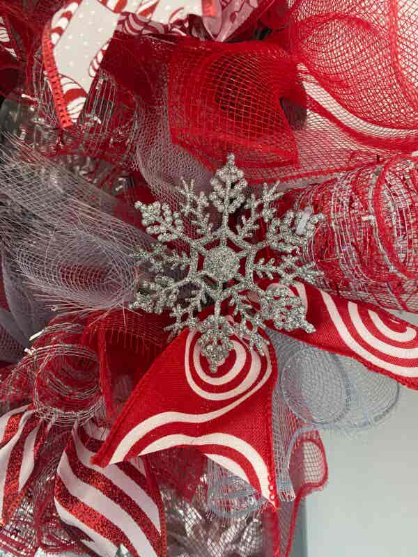 Bespoke Candy Cane Flow Decorative Wreath - Image 3
