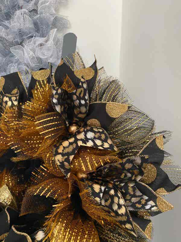 Bespoke Everything That Glitters Christmas Decorative Wreath - Image 5