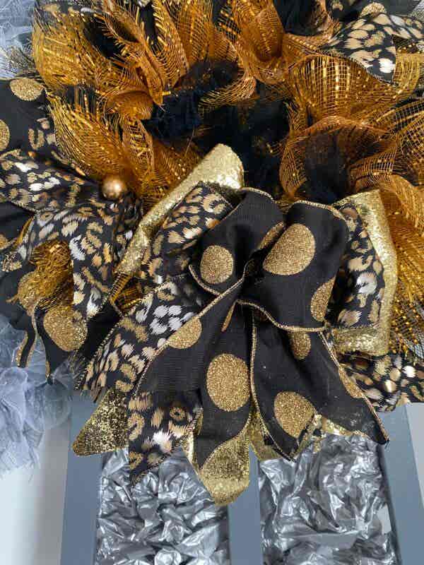 Bespoke Everything That Glitters Christmas Decorative Wreath - Image 4