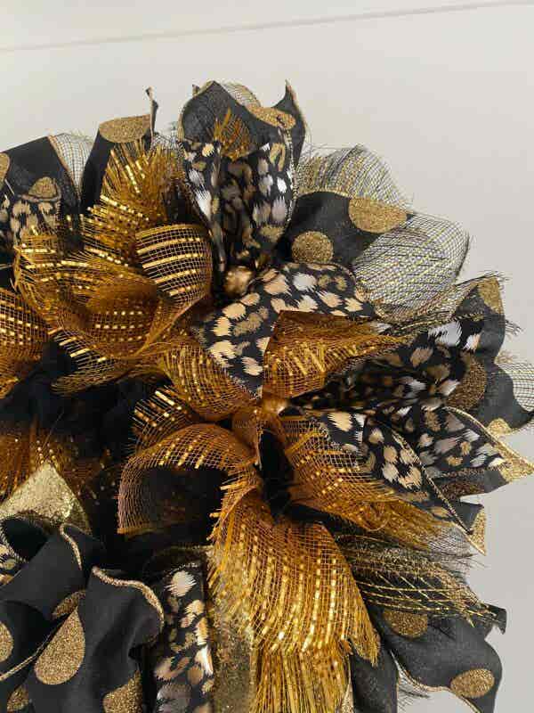 Bespoke Everything That Glitters Christmas Decorative Wreath - Image 8