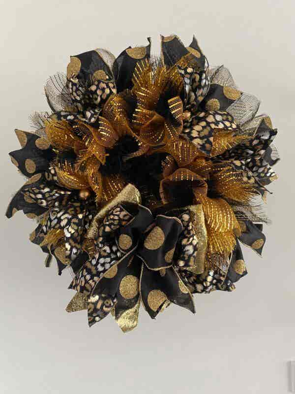 Bespoke Everything That Glitters Christmas Decorative Wreath - Image 2