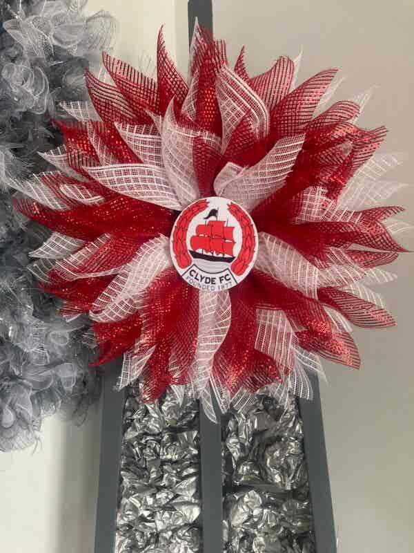 Bespoke Fitting Tribute Clyde Football Player Memorial Decorative Wreath