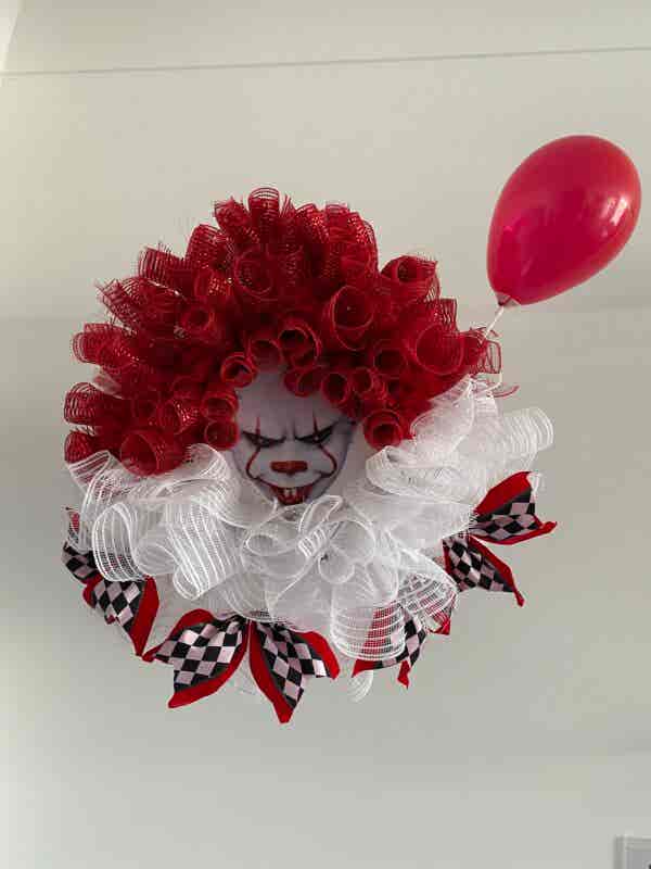 Bespoke It Clown Decorative Wreath - Image 4