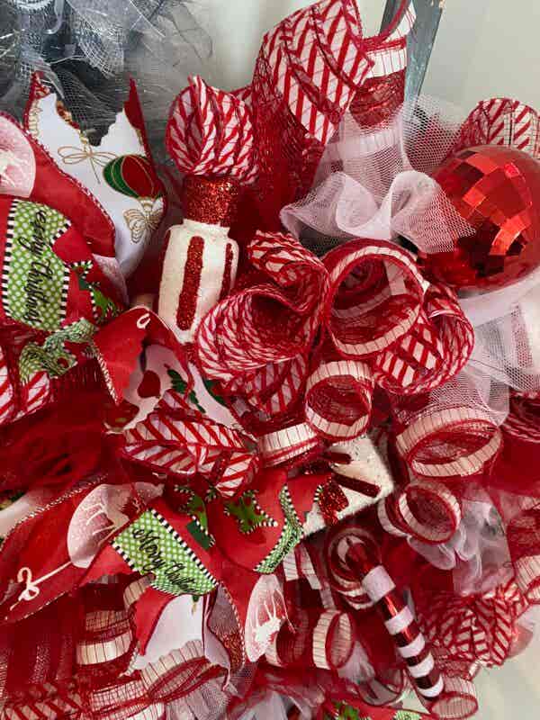 Bespoke Candy Canes All Boxed Up Decorative Wreath - Image 5