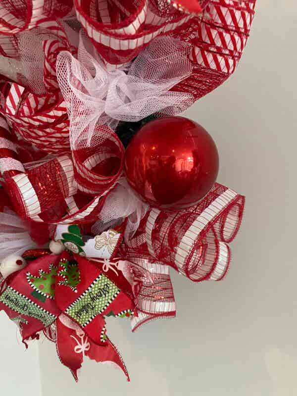 Bespoke Candy Canes All Boxed Up Decorative Wreath - Image 4