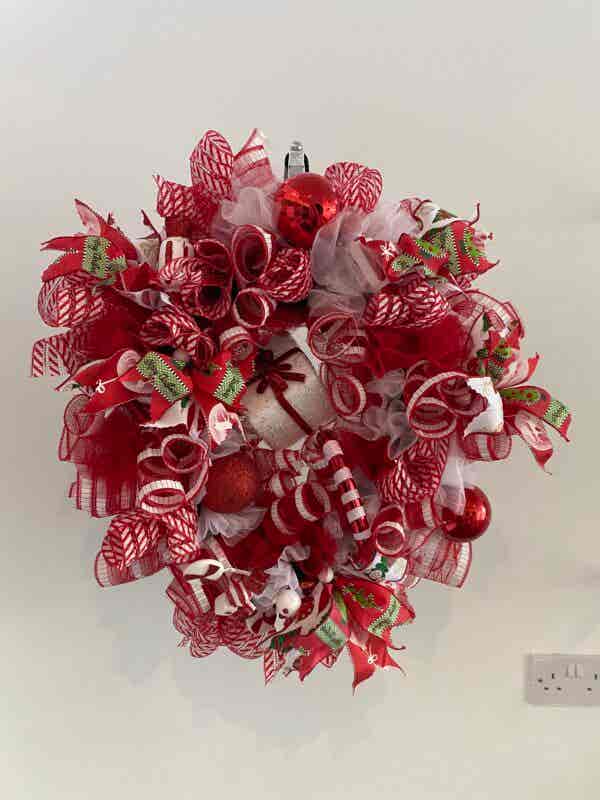 Bespoke Candy Canes All Boxed Up Decorative Wreath - Image 8