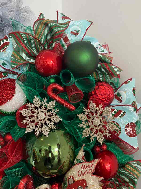 Bespoke Shimmering Emerald Domed Delight Decorative Wreath - Image 2