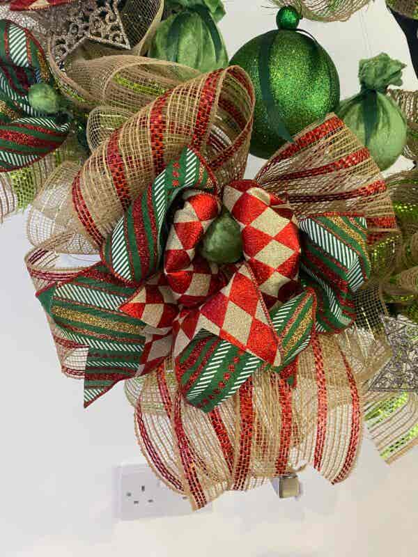 Bespoke Tracey's Trio Emerald Christmas Delight Decorative Wreath - Image 3