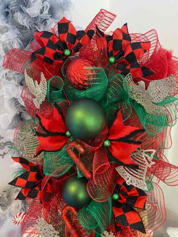 Bespoke Doves In A Mist Of Red Emerald Teardrop Swag Decorative Wreath - Image 7