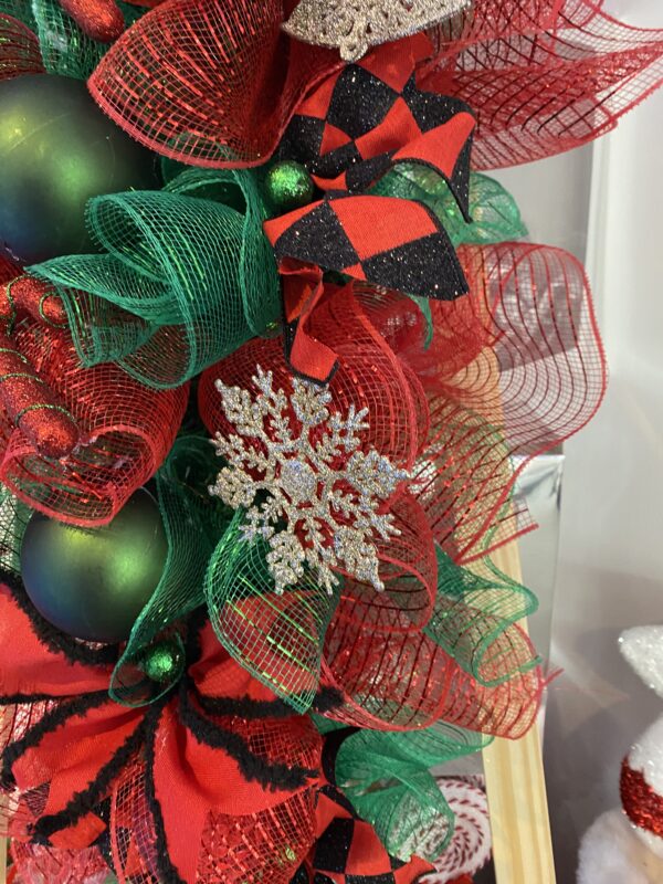Bespoke Doves In A Mist Of Red Emerald Teardrop Swag Decorative Wreath - Image 3